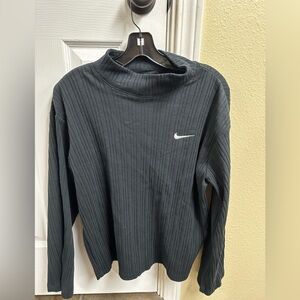 Nike ribbed bell sleeve top - size large